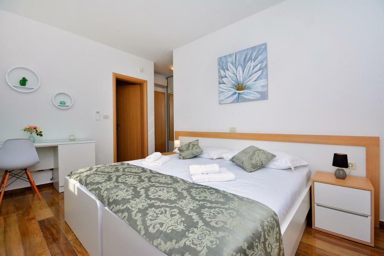 Villa Authentica With Heated Pool Grebaštica Exteriér fotografie