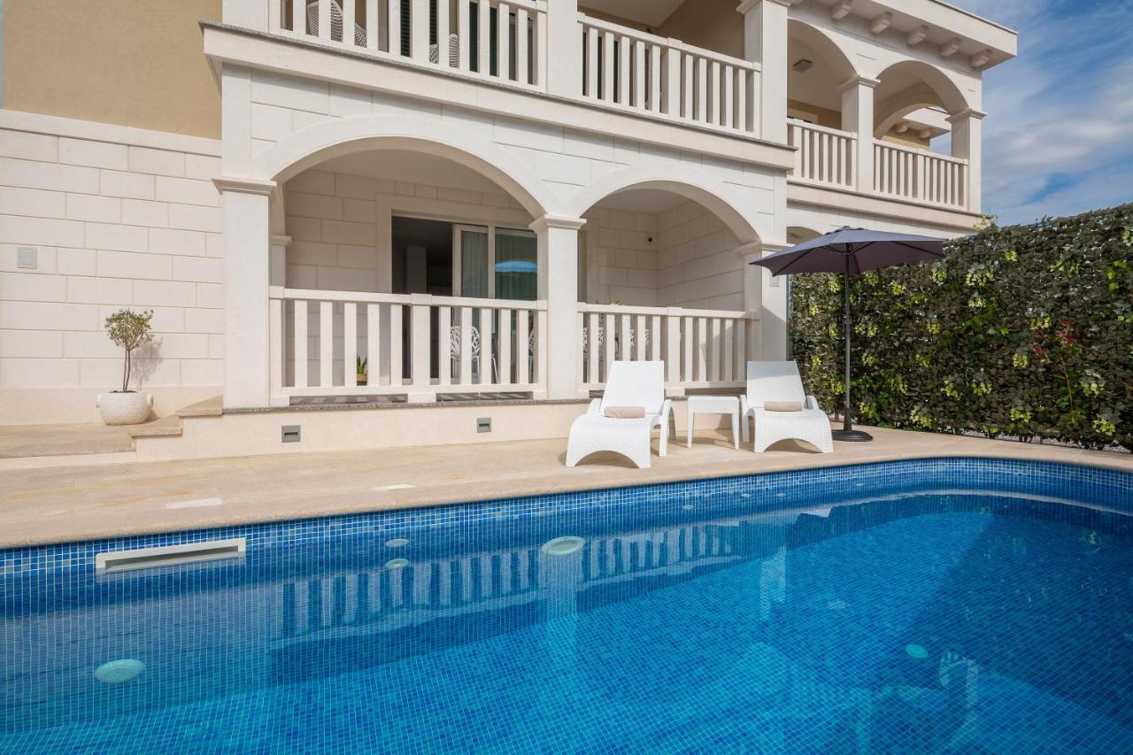 Villa Authentica With Heated Pool Grebaštica Exteriér fotografie