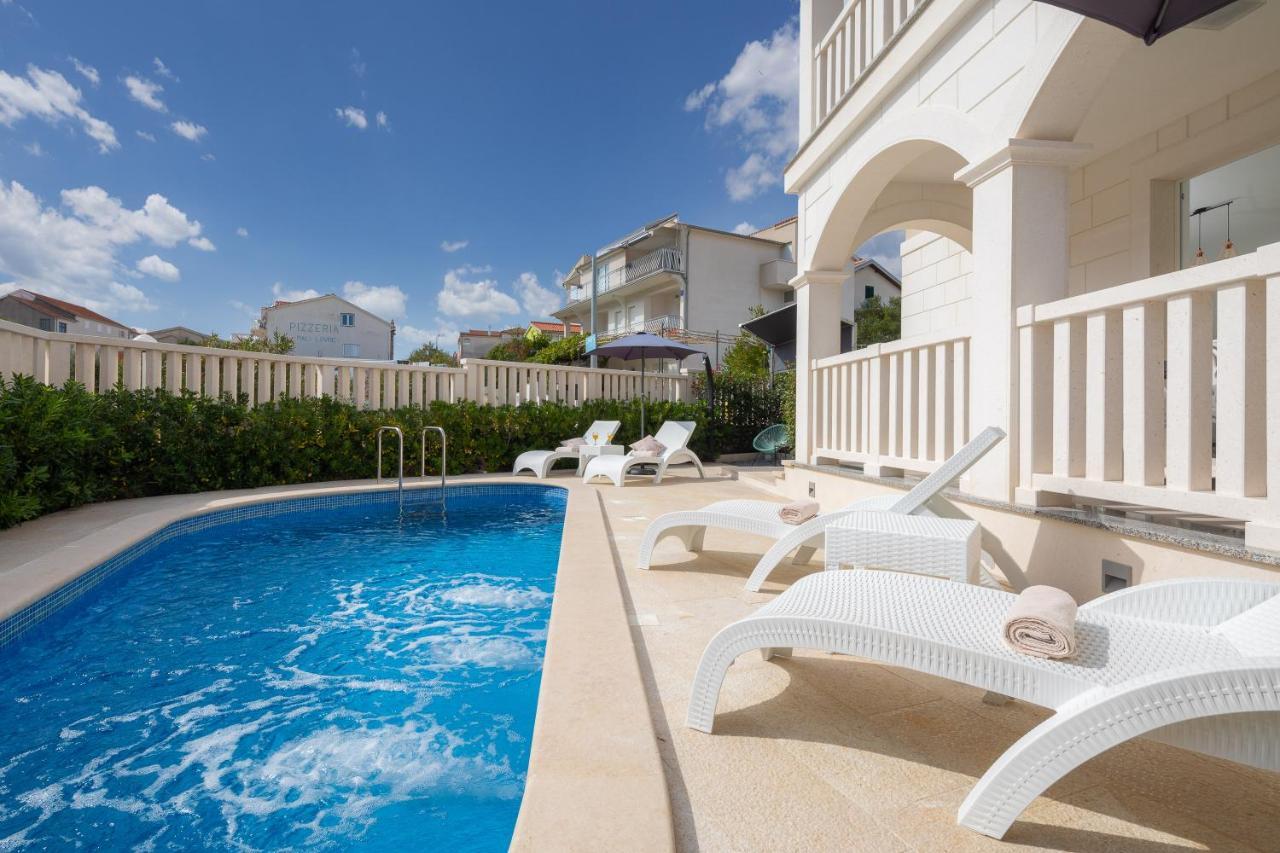 Villa Authentica With Heated Pool Grebaštica Exteriér fotografie